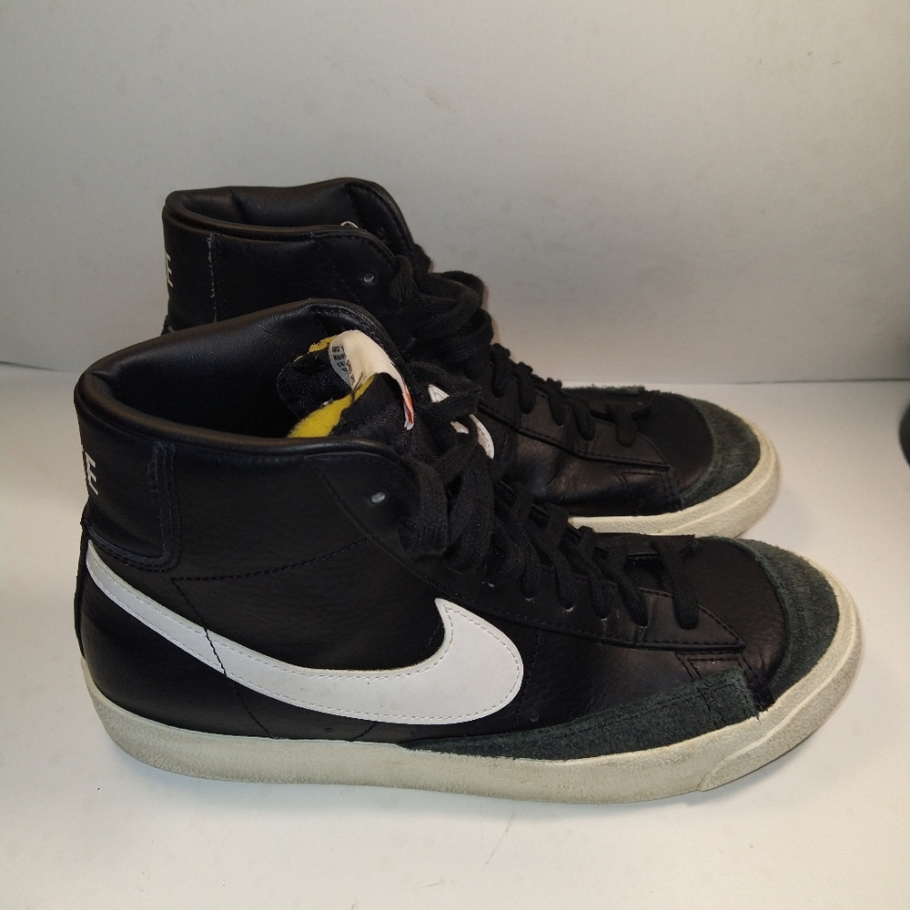 Nike Blazer Mid '77 Vintage Black White Sail Sneakers Men's sz 8 (BQ6806-002).